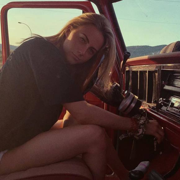 Meet your Posher, Jessica - Picture 1 of 1